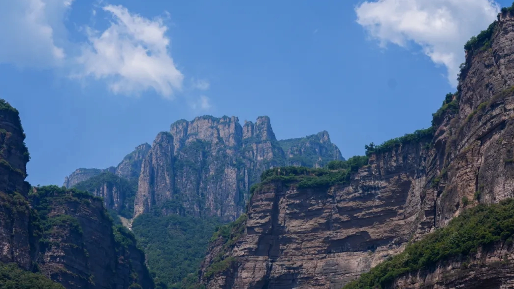 夏至绿意染太行，大峡谷魅力无边待君访