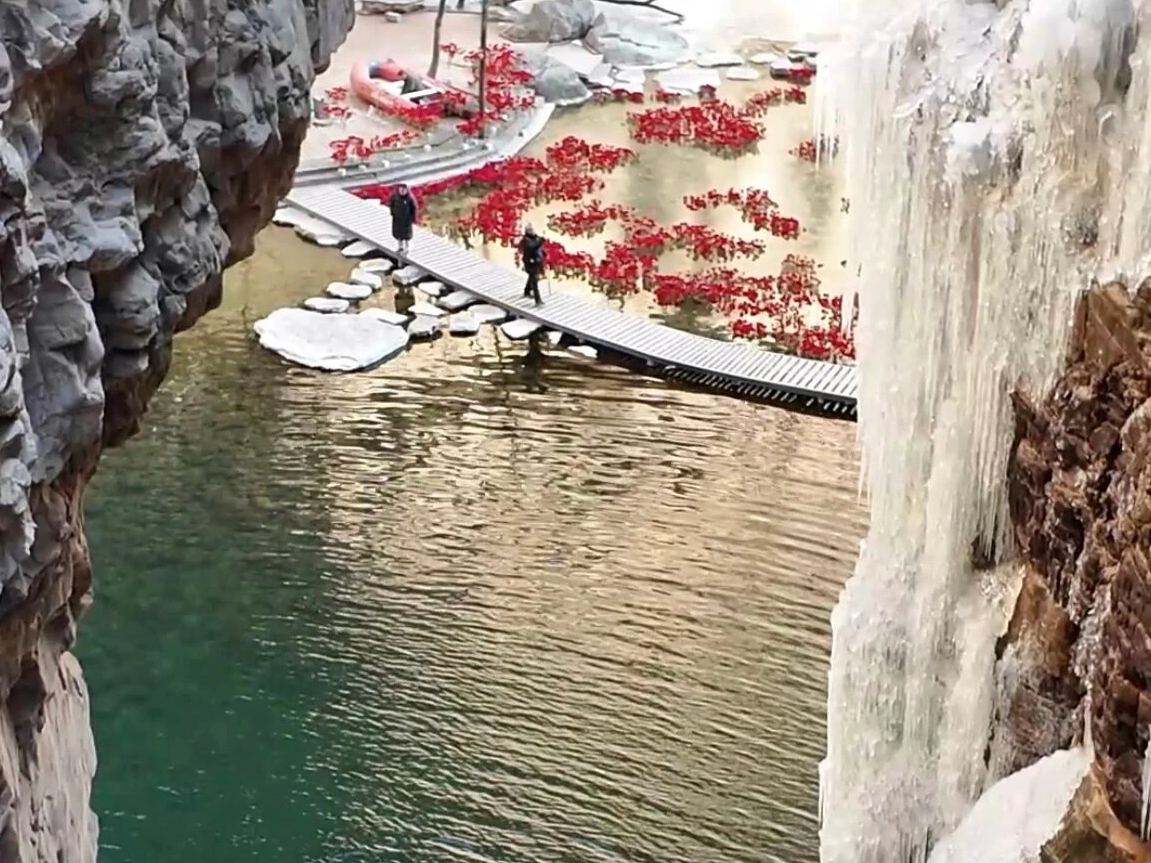 太行大峡谷冰挂正壮观！持年卡免费玩~