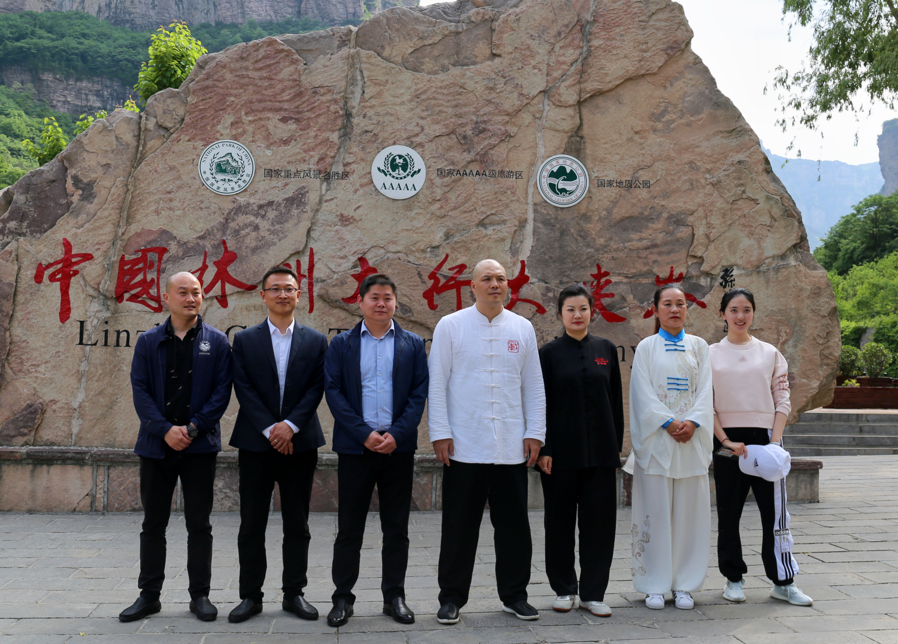 f03ba0c78ded940ca54729da6d60de5