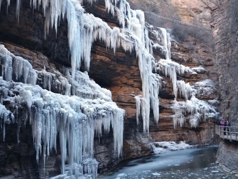 吃过热腾腾的饺子，太行大峡谷走起~