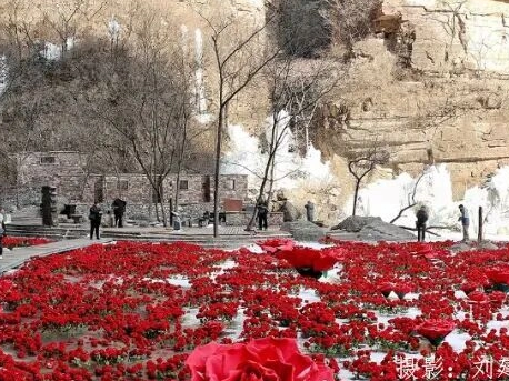 藏不住了！太行大峡谷冬日限定｜踏雪遇冰挂，邂逅冰封玫瑰秘境~