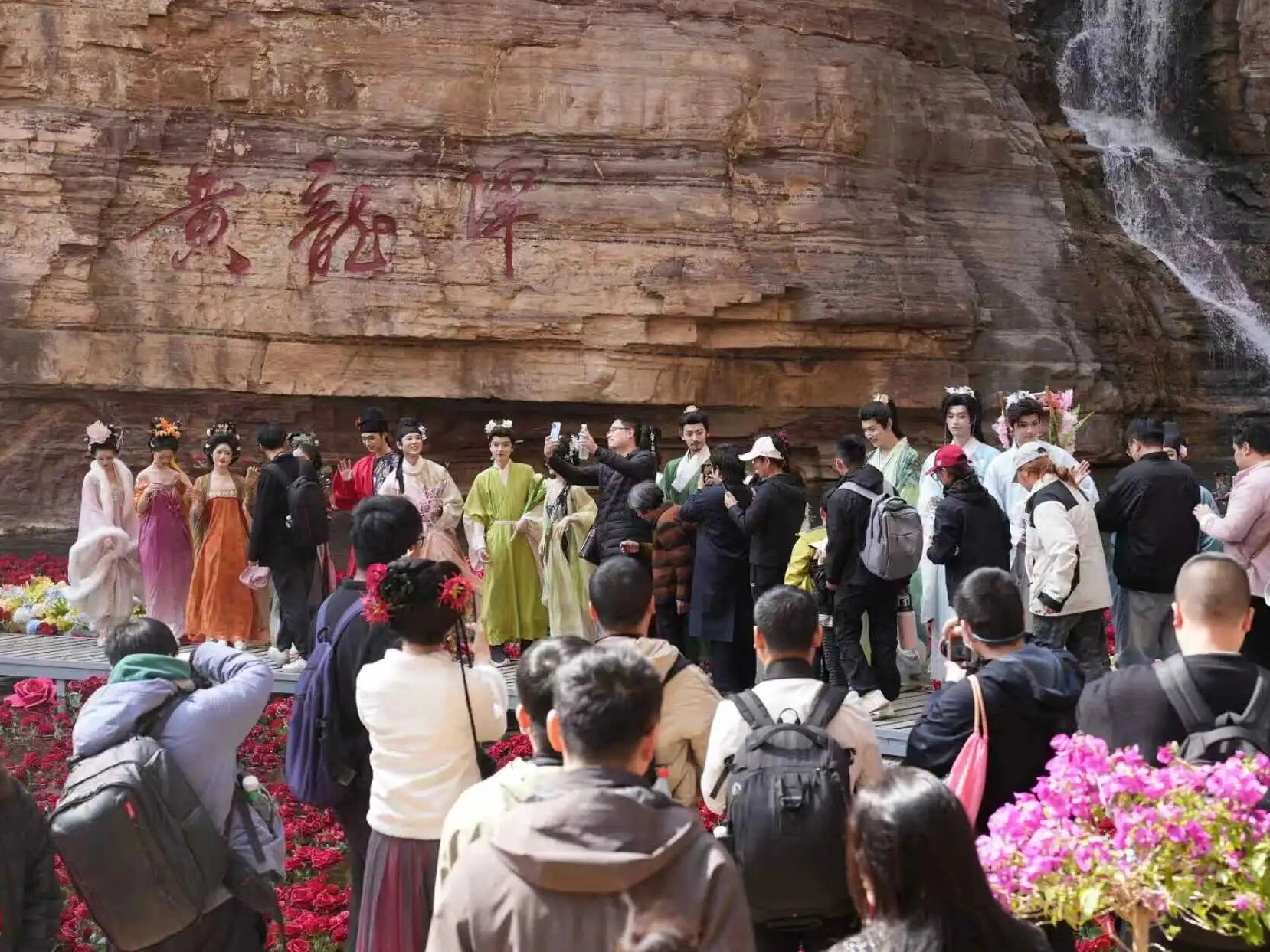 春风拂太行，花神醉峡谷｜国风盛宴燃动周末，花神节精彩持续~