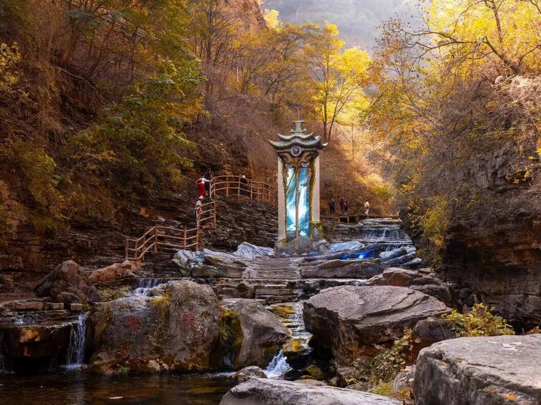 秋韵桃花谷｜溪谷油画小镇，邂逅藏在山谷里的艺术秋景